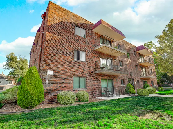1940 183rd St APT 1D, Homewood, IL 60430