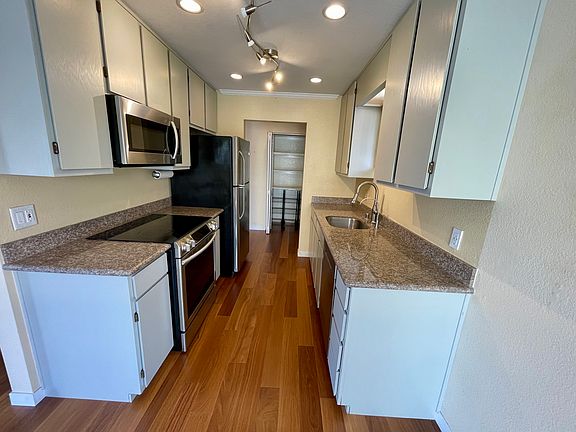 4th image of 470 Laurel Ave