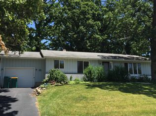 5018 W Oakwood Dr, McHenry, IL 60050