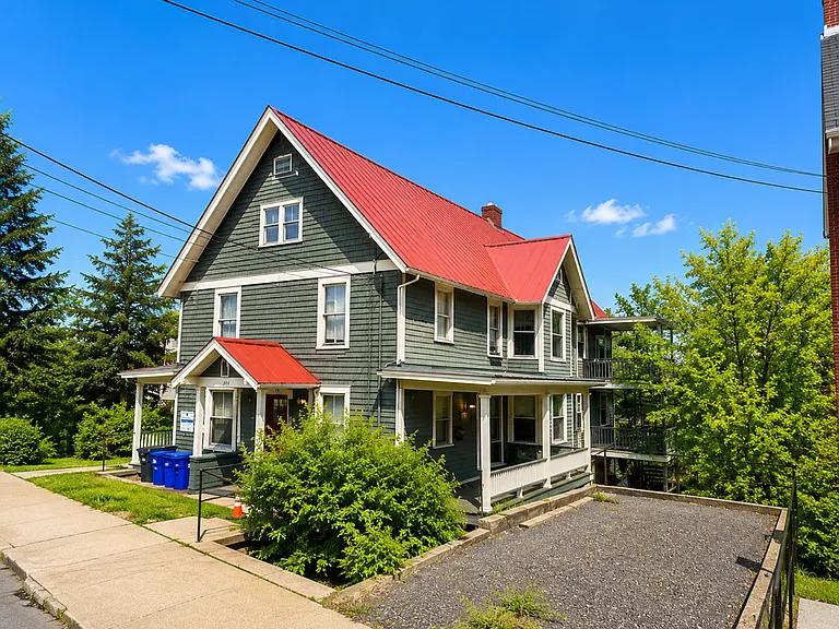 404 University Ave — Photo 17