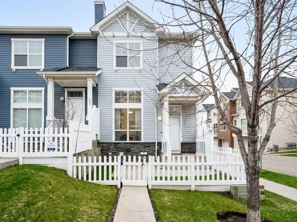 305 Elgin Gdns SE, Calgary, AB T2Z 4T7