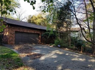 6390 Lamshire Rd, Kernersville, NC 27284