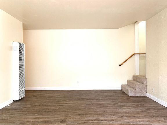 3rd image of 1091 Lakedale Way