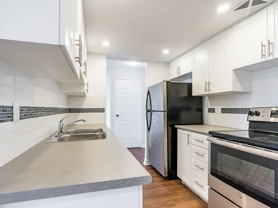 25 Bay Mills Blvd