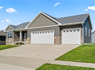 926 2nd St, Fairfax, IA 52228