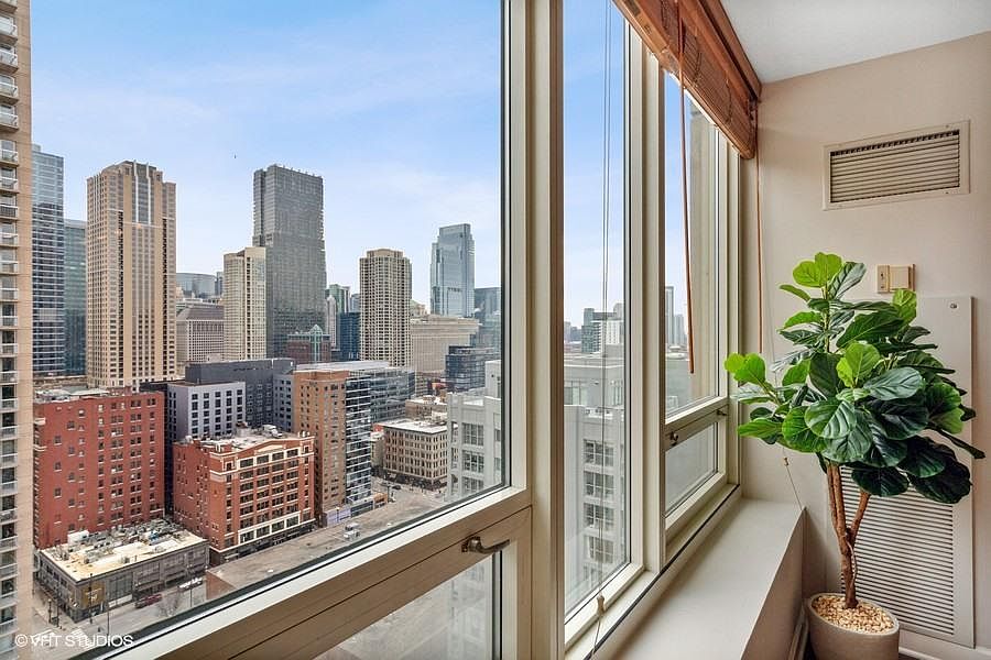 1st image of 33 W Ontario St APT 25E