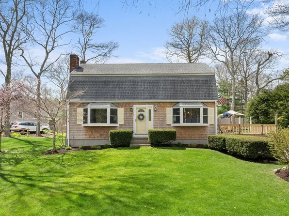 48 Janebar Cir, Plymouth, MA 02360