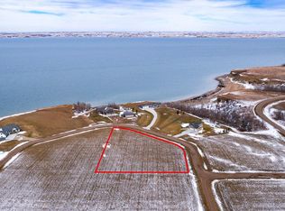 5802 Sandstone Point Rd, Beulah, ND 58523