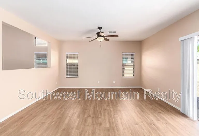 41261 W Laramie Rd — Photo 10