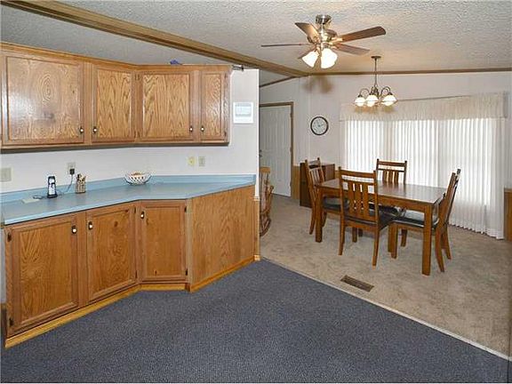4th image of 211 Meadow Ln