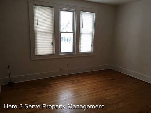 3rd image of 951 Madison Ave SE