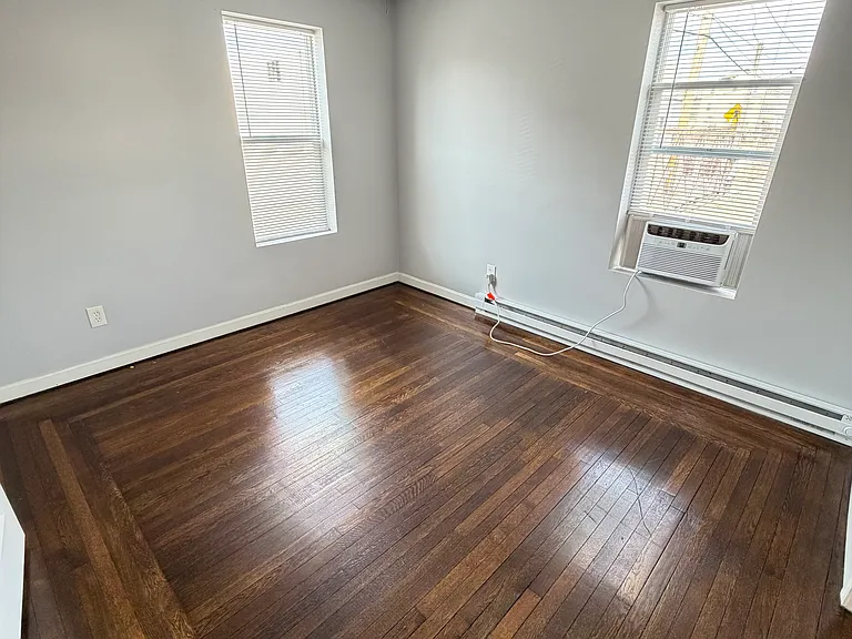 98 Roberts St #1 — Photo 8