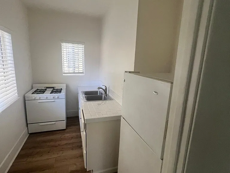 1927 Bonsallo Ave #3 — Photo 19