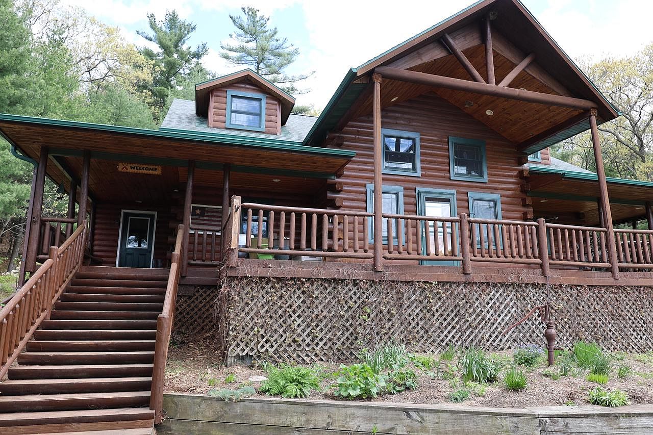 N8962 State Road 162, Mindoro, WI 54644 | Zillow