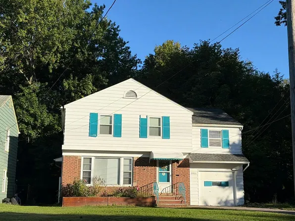 3953 Bluestone Rd, Cleveland Heights, OH 44121