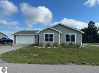 3596 Tanager Dr, Traverse City, MI