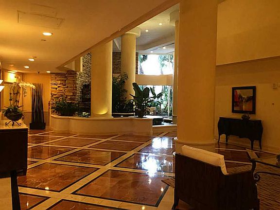 5th image of 20281 E Country Club Dr APT 2206