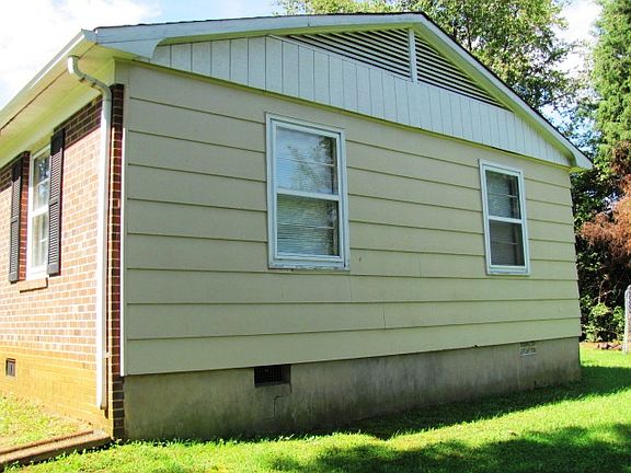 3rd image of 555 Southland Dr
