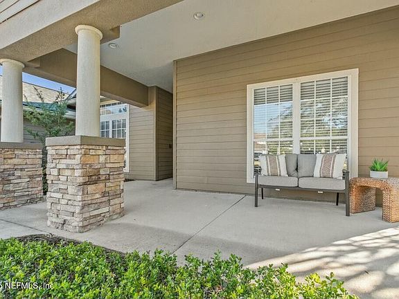 3rd image of 1127 GREEN PINE Circle
