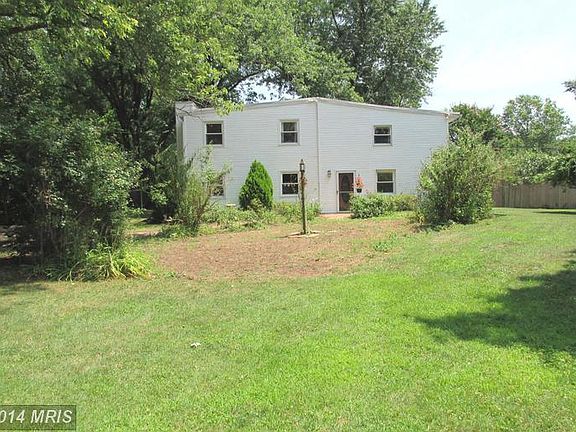 3rd image of 6345 Edgemoor Ln