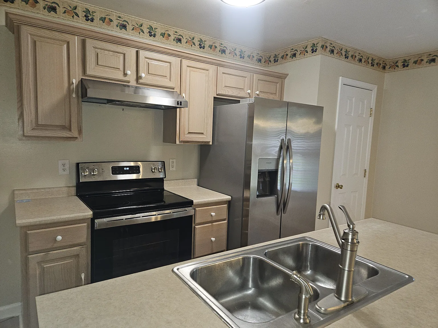 3 bed, 1116 sqft, $1,995 — Photo 4