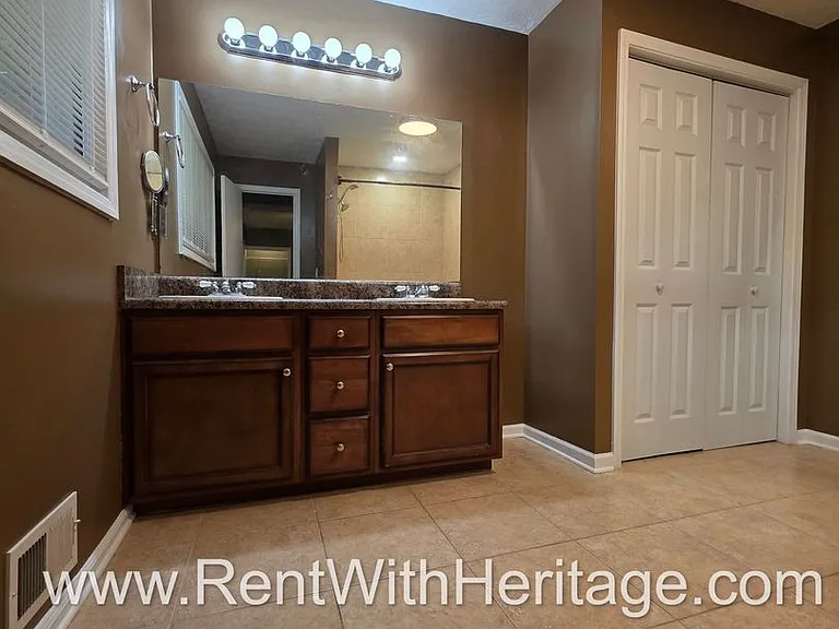 6190 Knights Ln — Photo 33