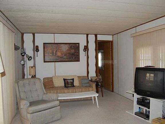 3rd image of 5724 Holiday Park Blvd