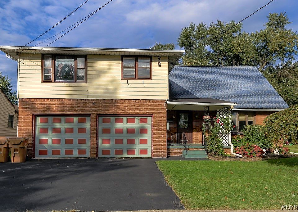 1st image of 194 Medina St