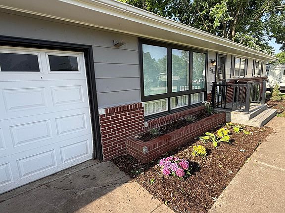 4th image of 518 E Walnut Street