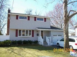 272 Ellery St, Brentwood, NY 11717