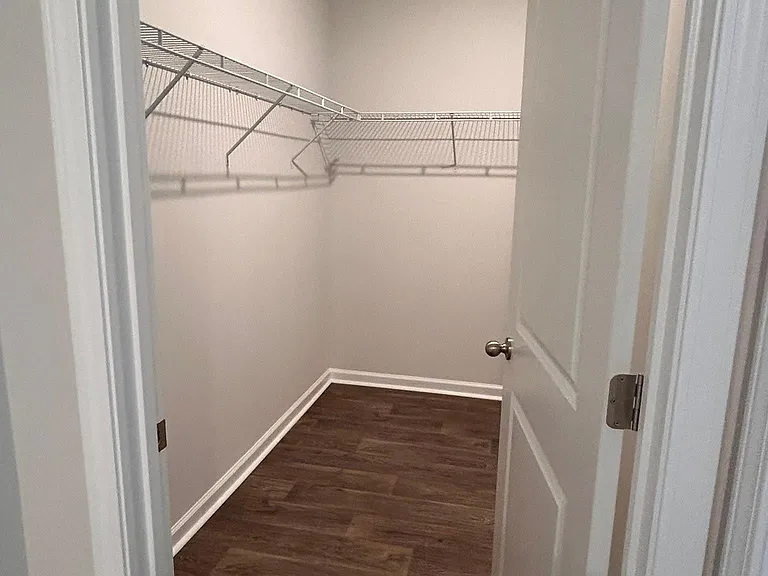 477 Lake Ridge Blvd — Photo 37