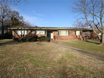 2 Tipton Ct, Greensboro, NC, 27406