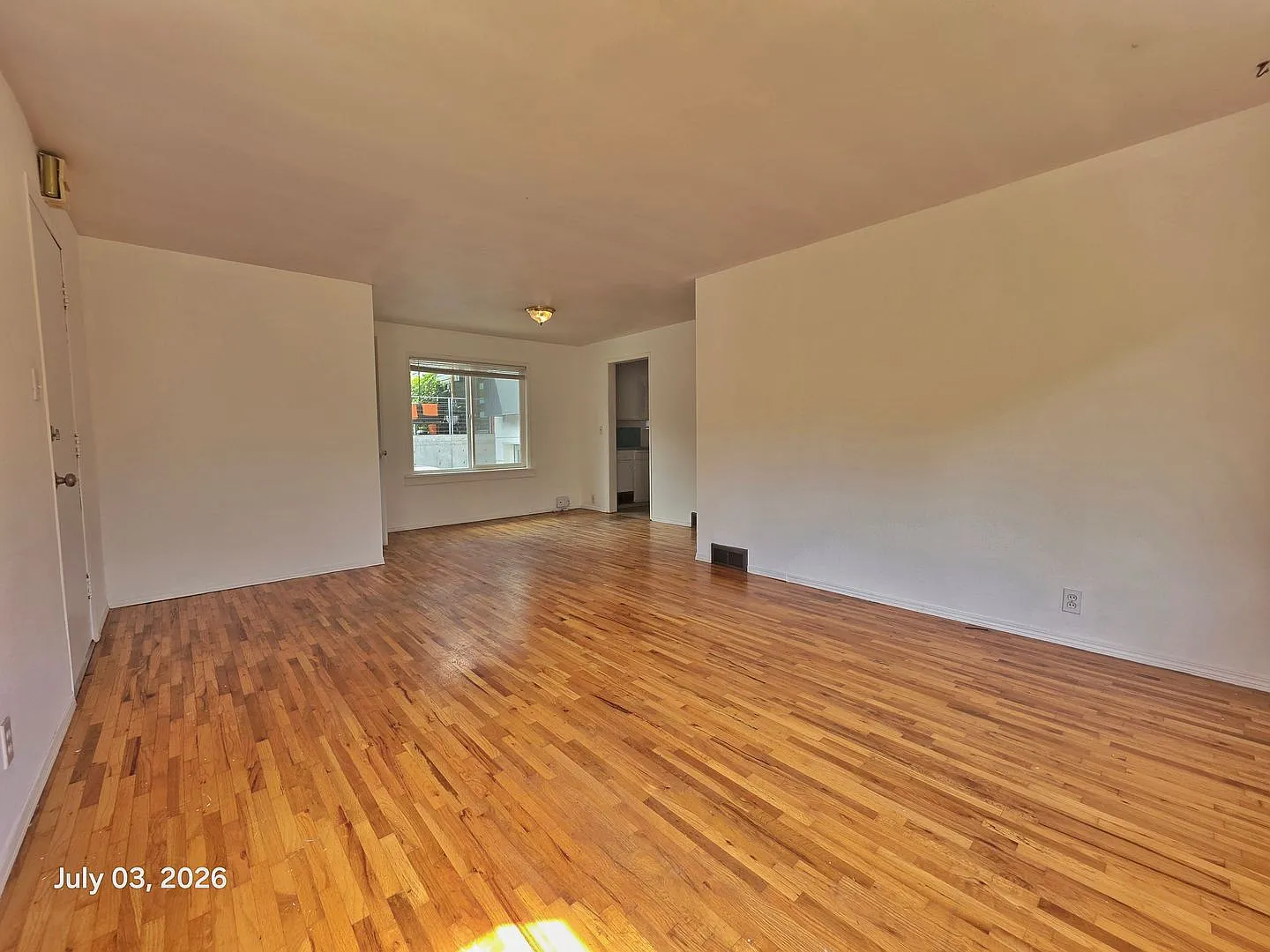 2 Bed 1 Bath Upperr unit apartment in a Duplex — Photo 4