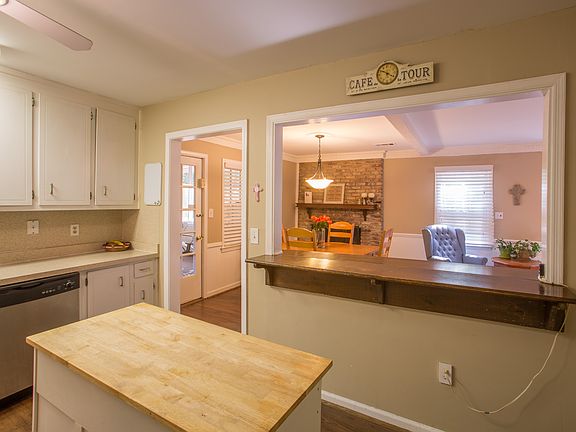 Kitchen Open to Family Rm