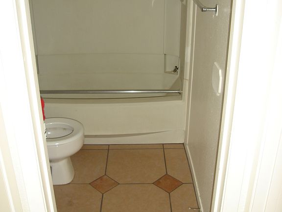 5th image of 2206 Leah Cv APT A