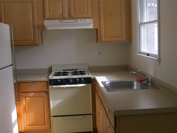 5th image of 41 Dawson Cir