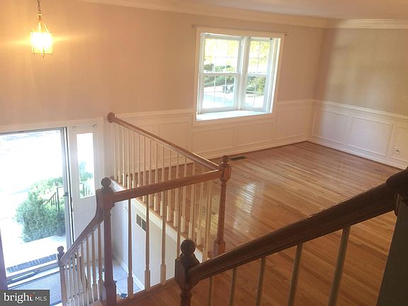3rd image of 6606 Irvin Pl