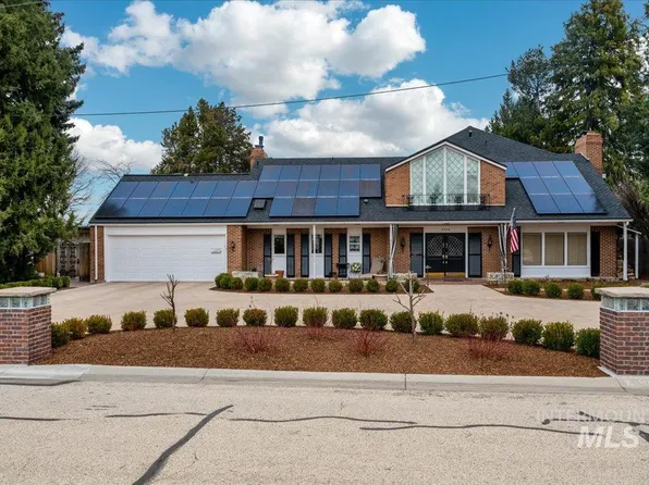 4104 W Hillcrest Dr, Boise, ID 83705