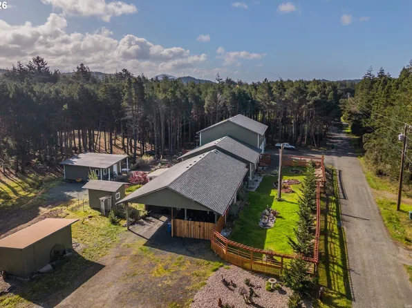 42793 Kreiger Ln, Port Orford, OR 97465