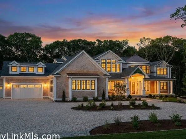 14 Trapps Pond Rd, Edgartown, MA 02539