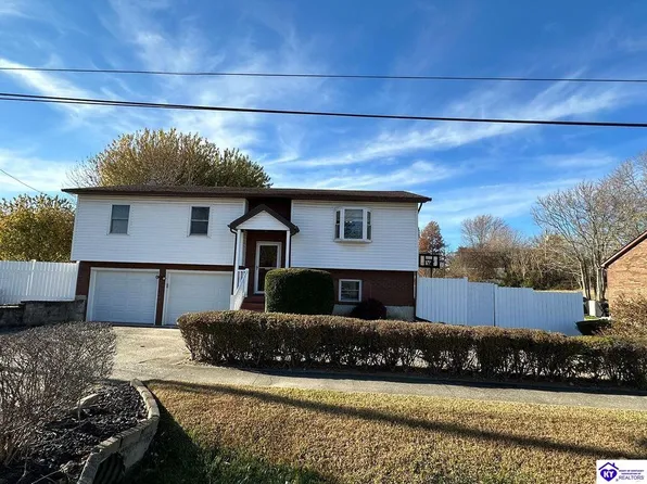 155 Meadowlake Dr, Radcliff, KY 40160