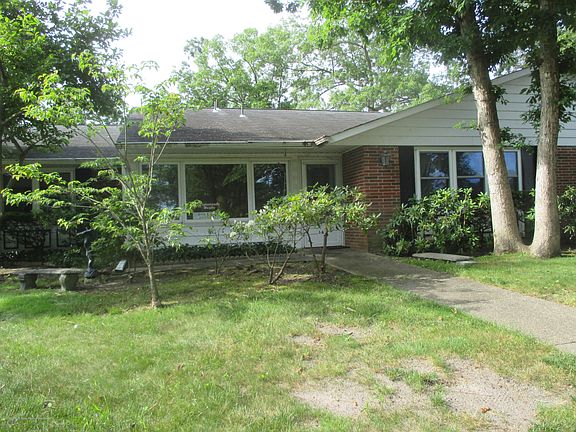 2nd image of 1A Buckingham Dr #1001