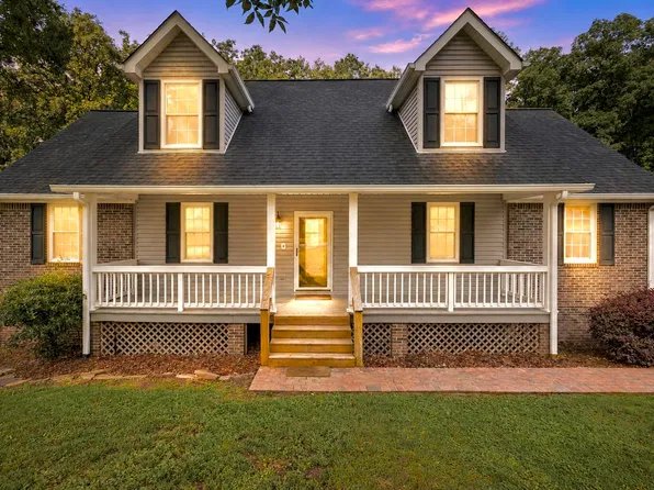 1808 Hidden Harbor Rd, Hixson, TN 37343