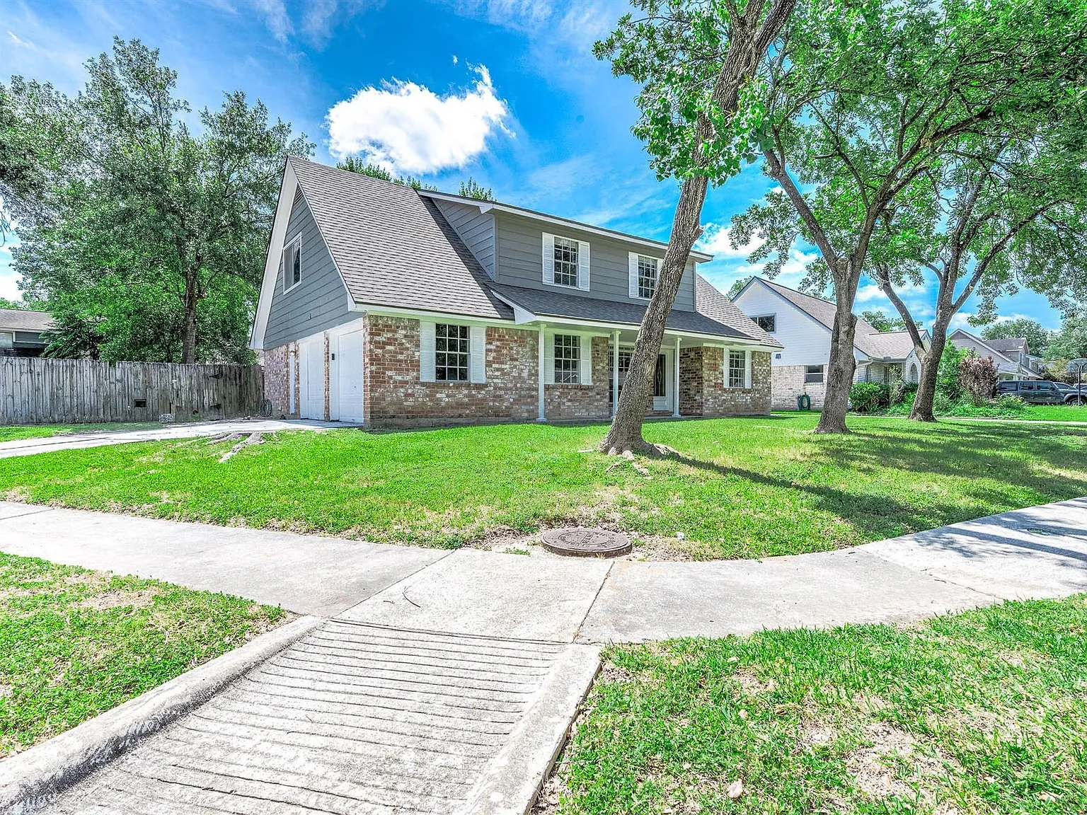 4 bed, 2.0 bath, 1696 sqft, $2,000 — Photo 4