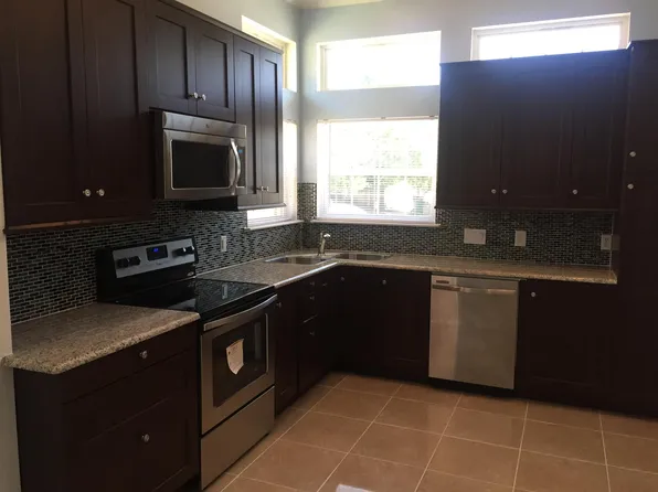 1810 Cactus Cir, Lewisville, TX 75077