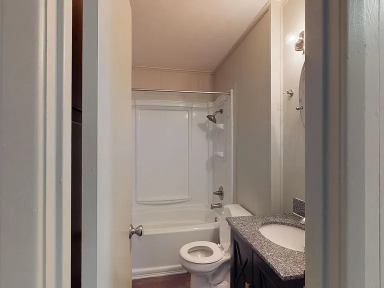 2702 Bolivar St — Photo 8