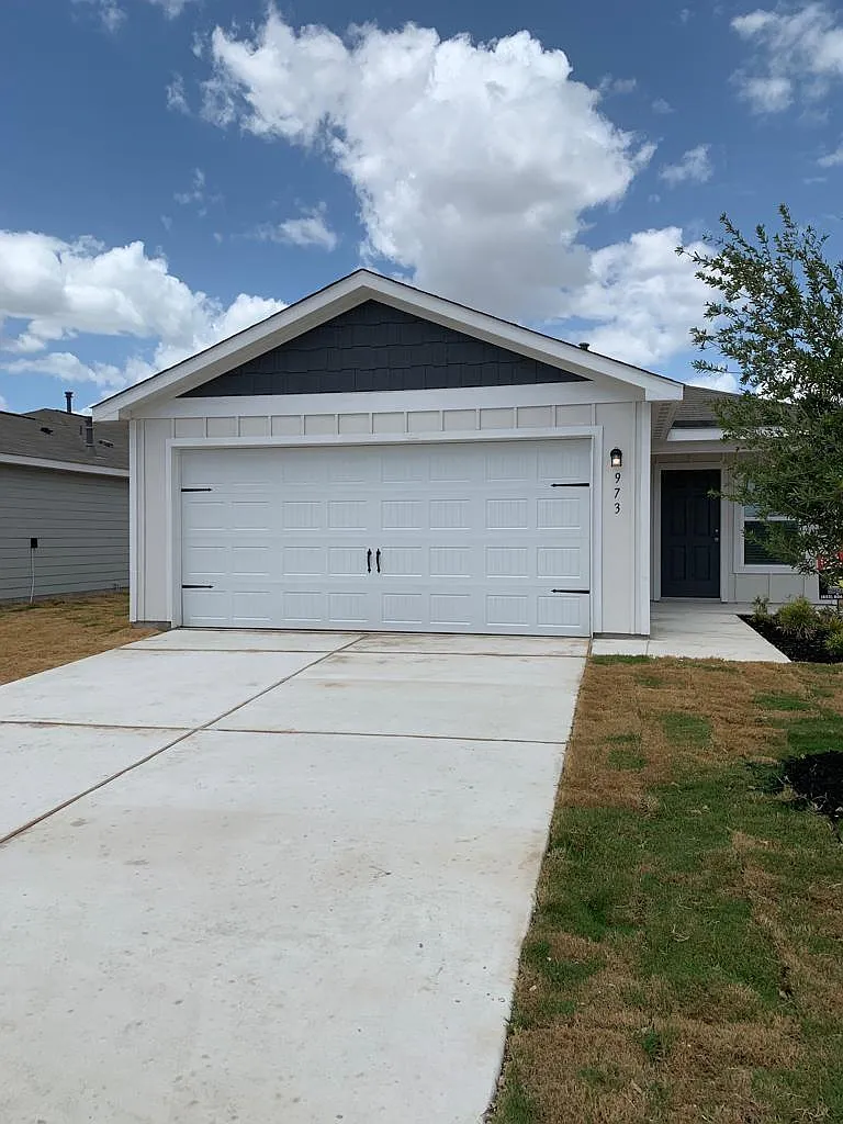 3 bed, 2.0 bath, 1580 sqft, $1,600 — Photo 1