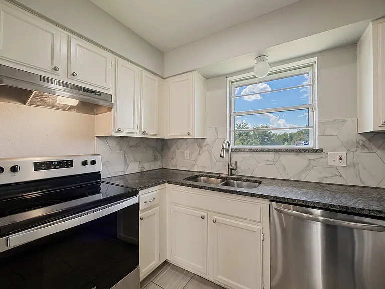 1 E Mountain Ln #MAIN — Photo 15