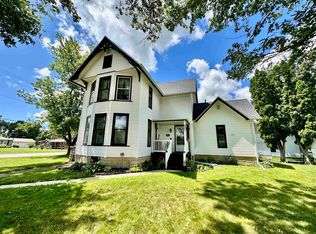 321 S Benton St, Winnebago, IL 61088
