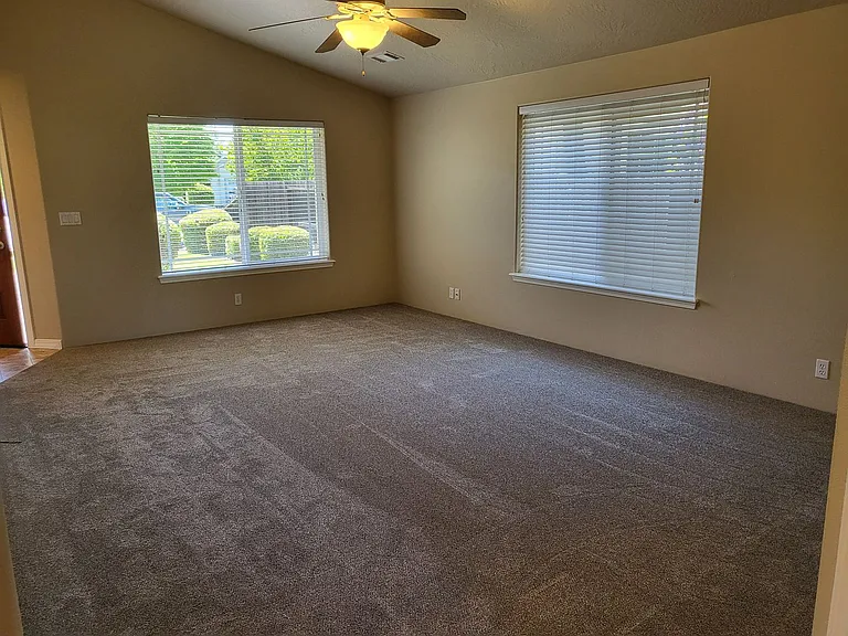1433 George Tweed Blvd — Photo 4